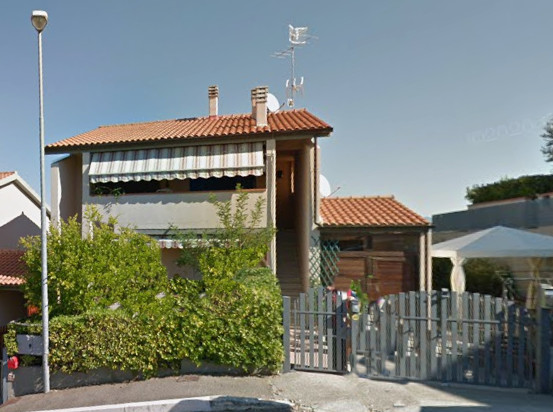 APPARTAMENTO CON CORTE A PRESELLE