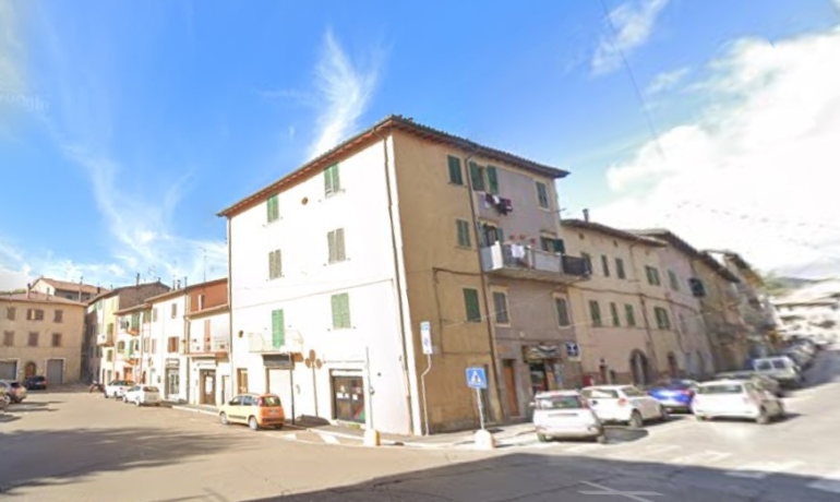 APPARTAMENTO, NEGOZIO, LABORATORIO e ACCESSORI Abbadia San Salvatore (SI)