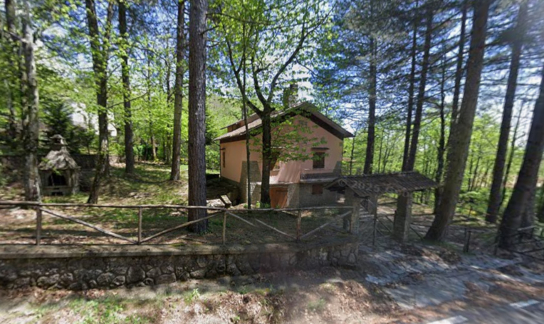 VILLETTA INDIPENDENTE VIA DELLA VETTA A SANTA FIORA