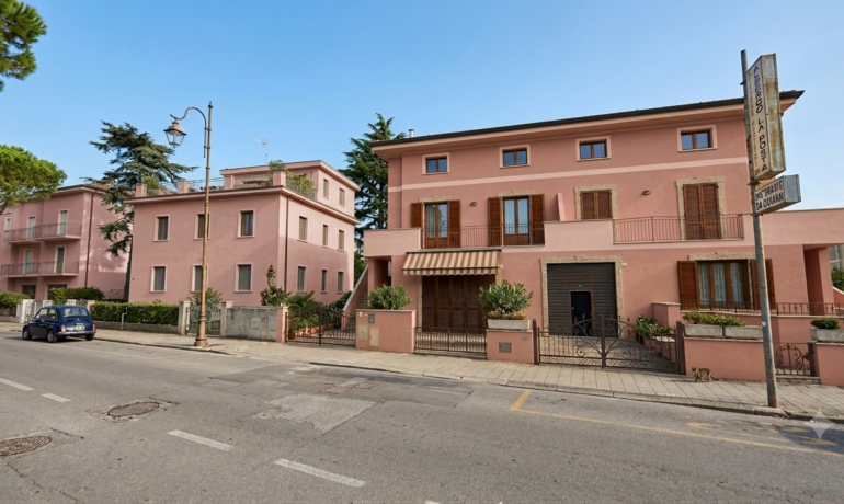 APPARTAMENTO con RESEDE Cecina (LI)
